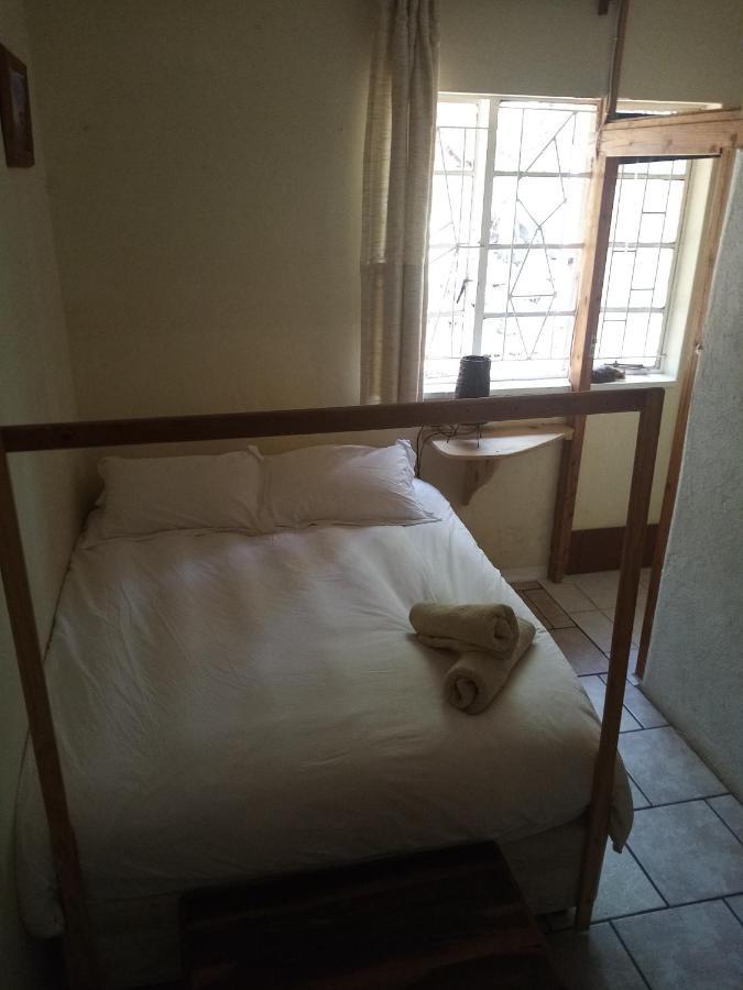 Bushwhacked Barberton Hotel Bagian luar foto
